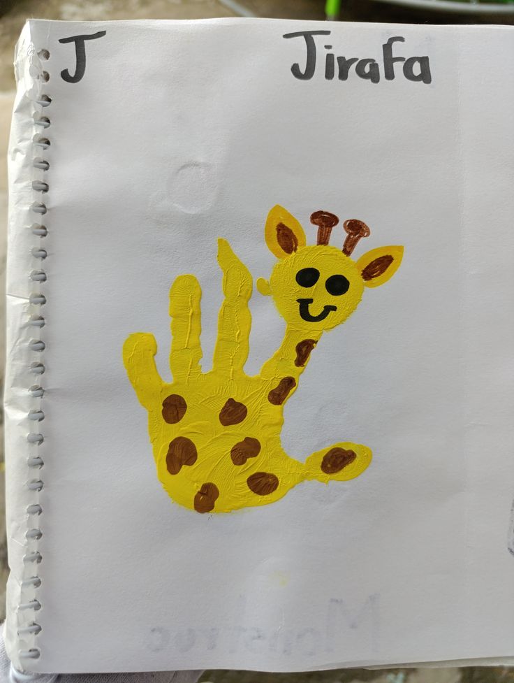 Handprint Giraffe