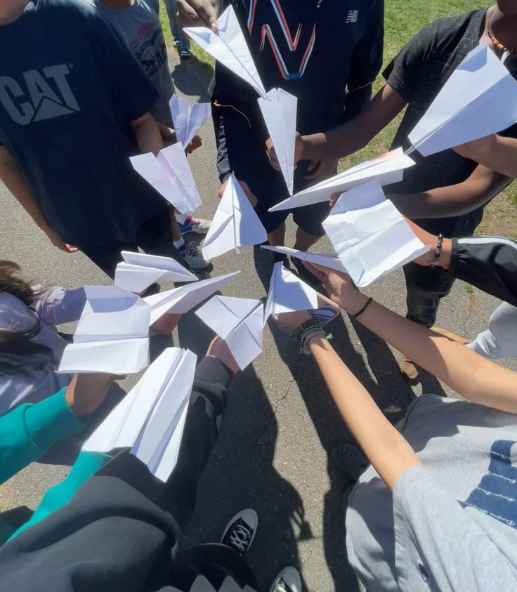  Paper Airplane Contest