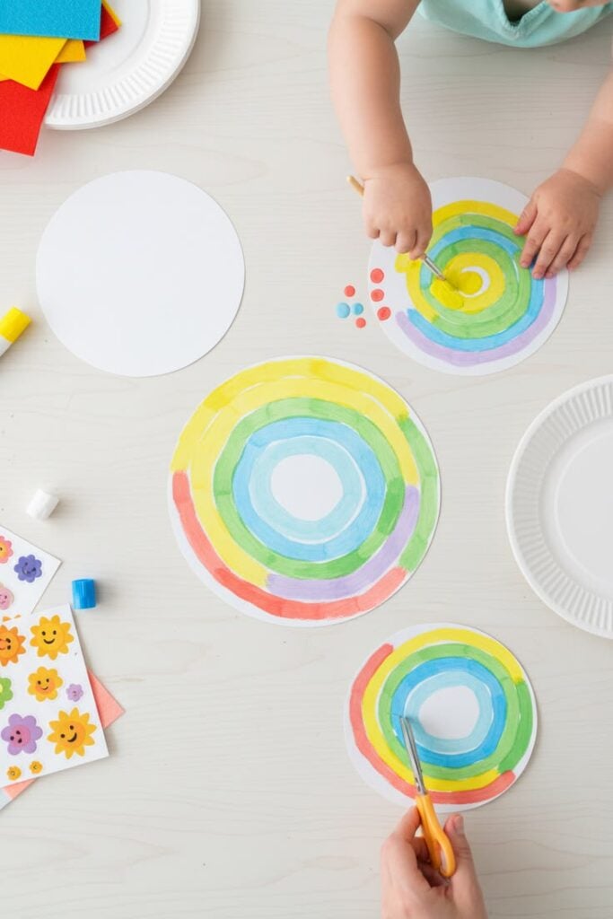 Paper Plate Spinning Toy
