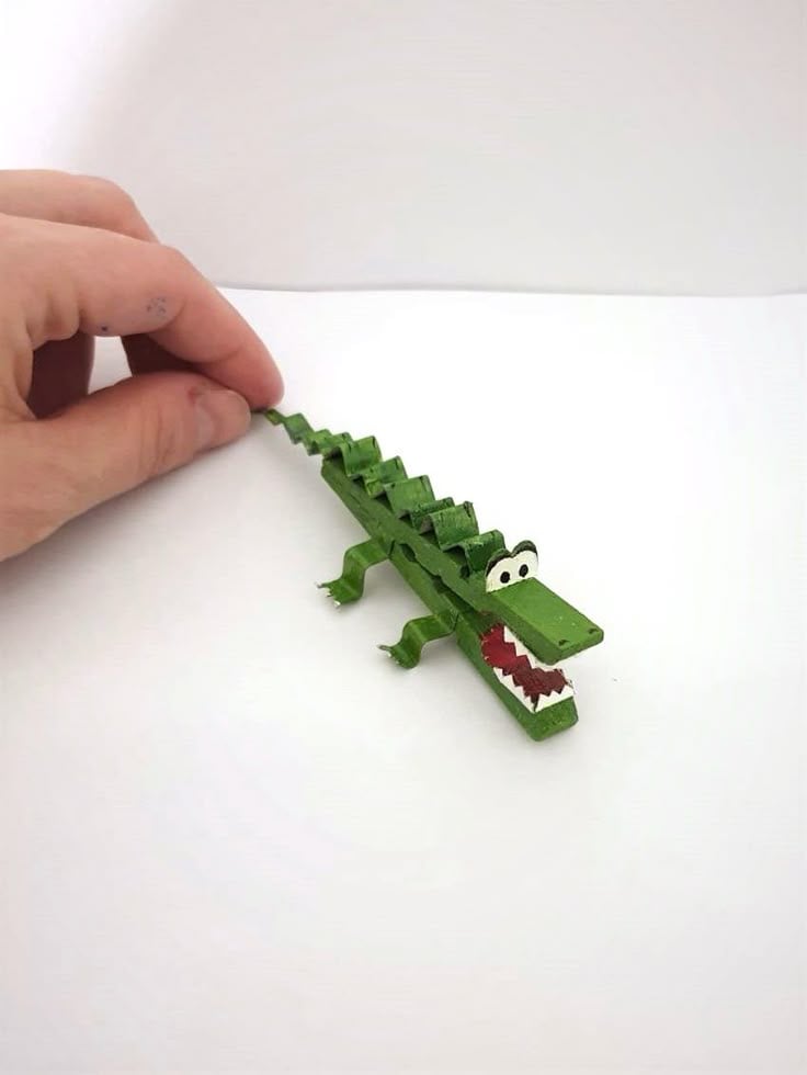  Clothespin Crocodile
