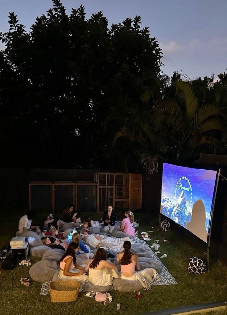 Backyard-Movie-Night-Under-the-Stars-Unique-Adult-Birthday-Party-Ideas