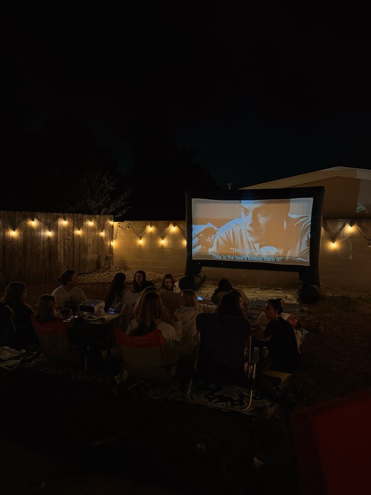 Backyard-Movie-Night