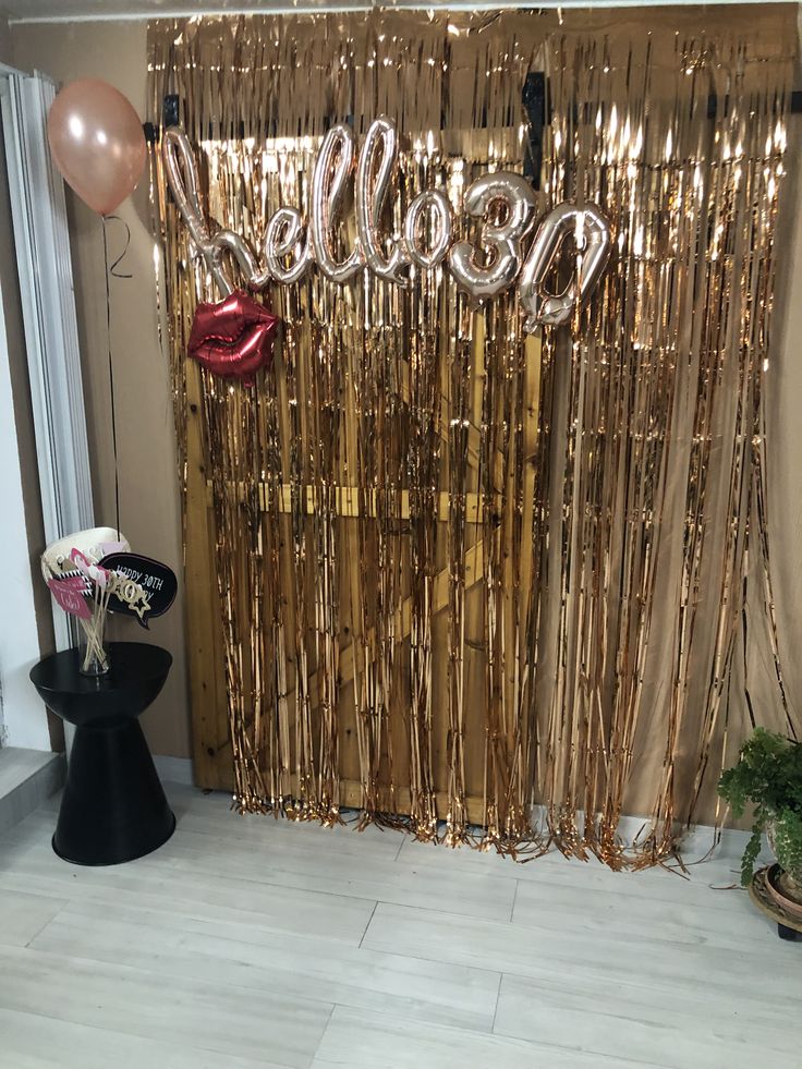 Create-a-Birthday-Photo-Booth-Party.