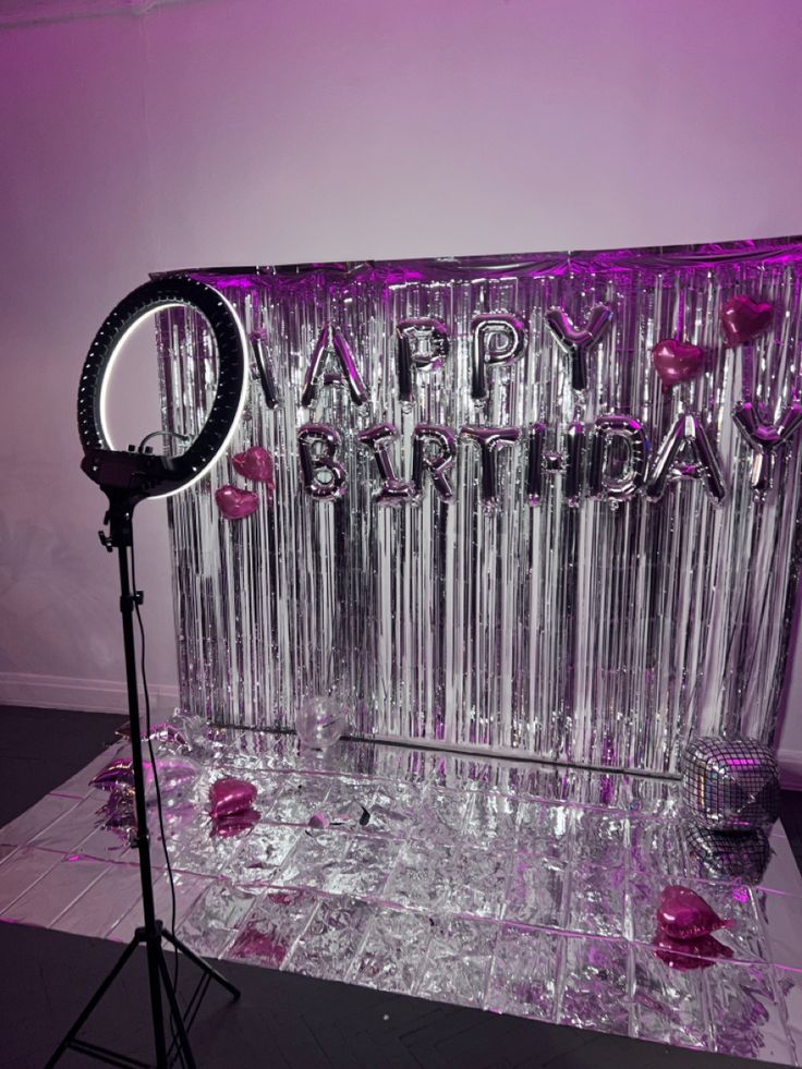 DIY-Photo-Booth-Birthday