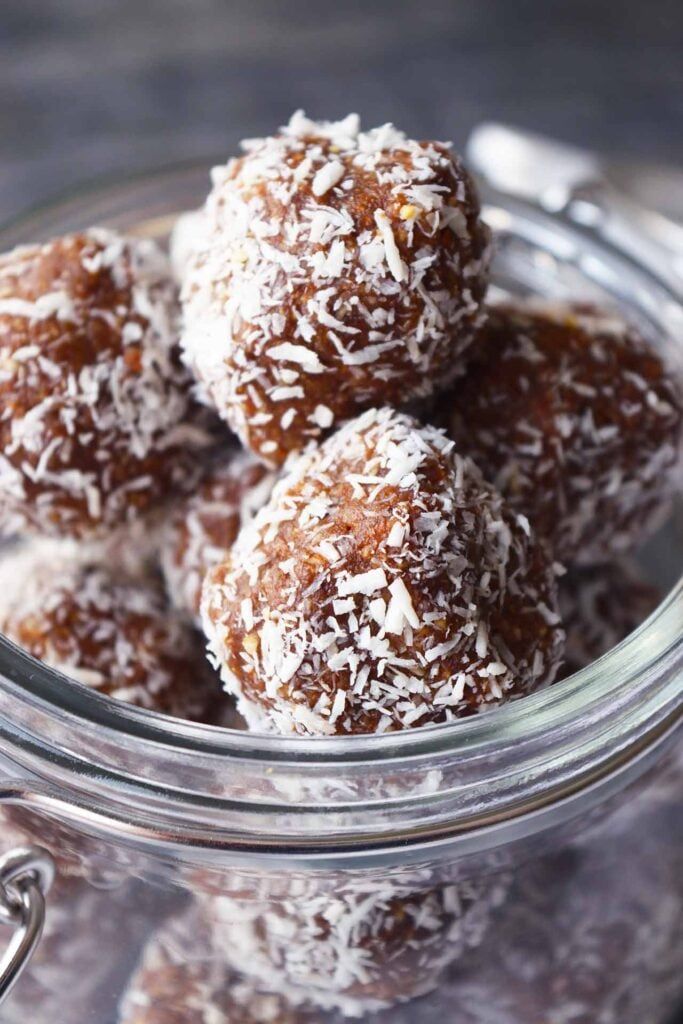 Date-and-Oat-Energy-Bites-easy-birthday-snacks-for-teens