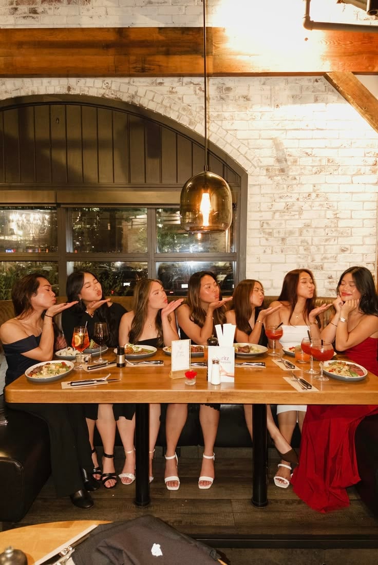 Dinner-Party-With-a-Dress-Code-35th-Birthday-Party-Ideas-For-Adults