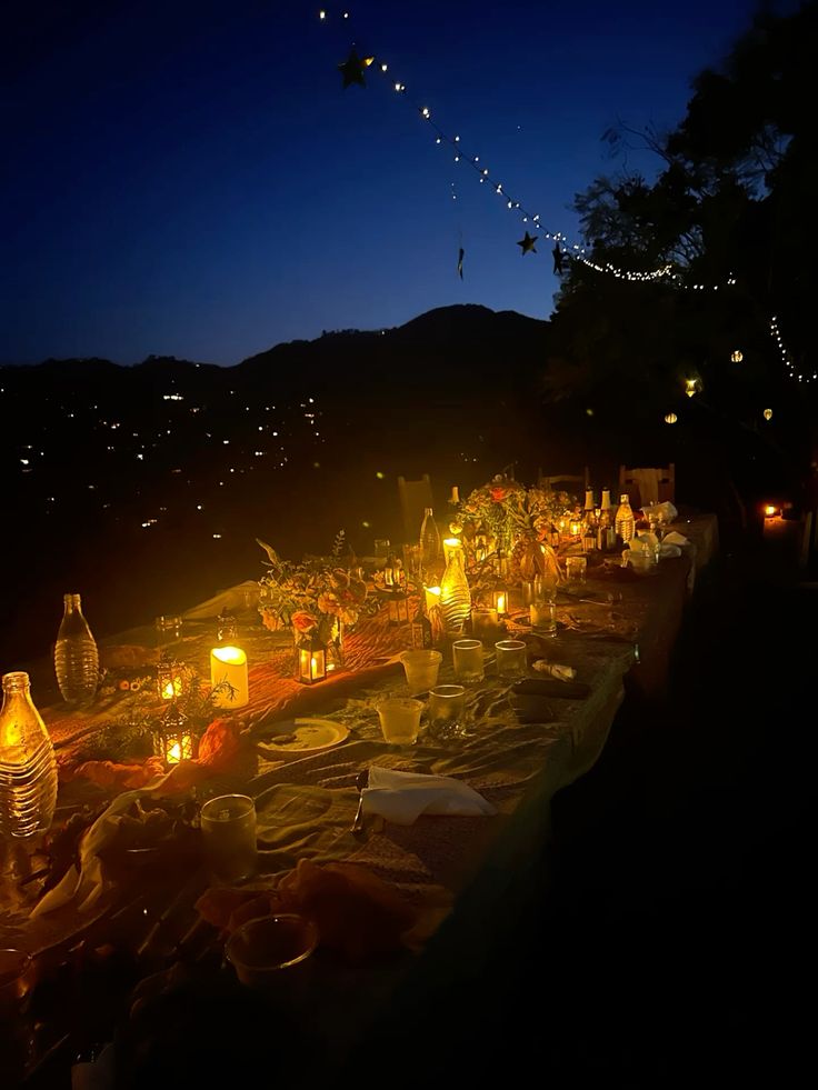 Dinner-Under-the-Stars-Birthday-Theme-For-an-Outdoor-Evening