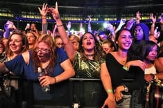 Front-Row-Concert.