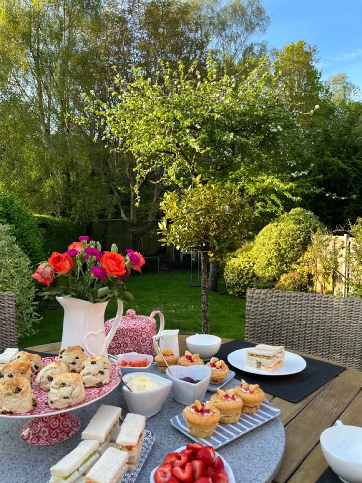 Garden-Party-With-Afternoon-Tea-Fun-60th-Birthday-Party-Ideas-For-Adults
