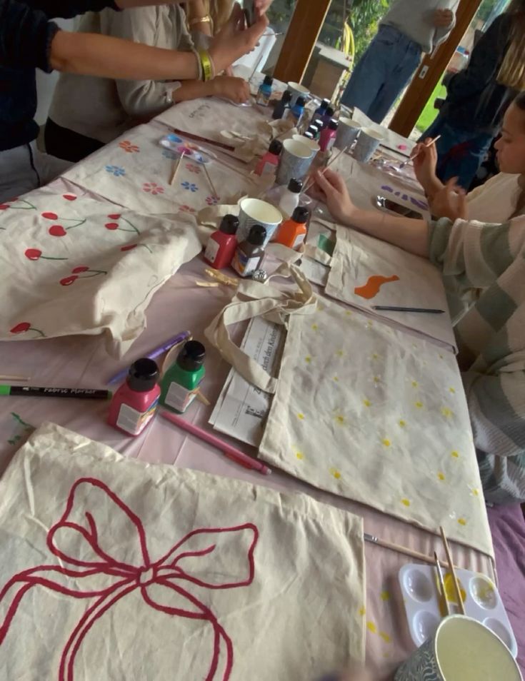 Give-Everyone-a-Simple-DIY-Craft-to-Make.