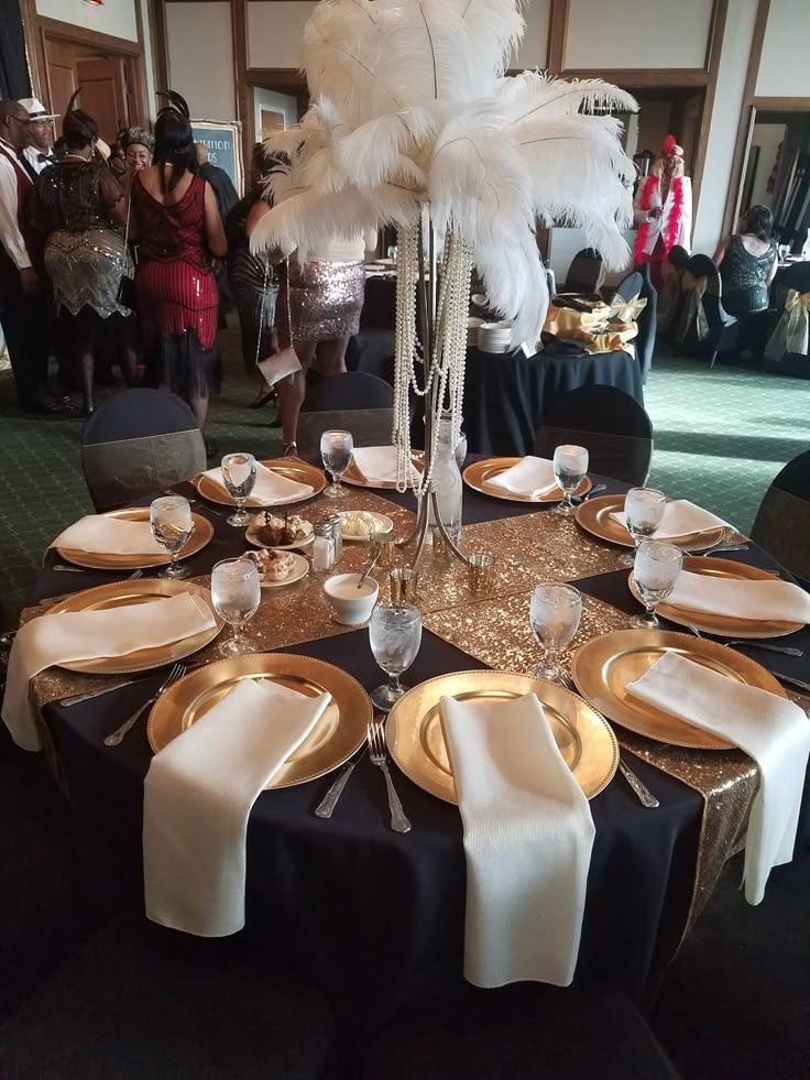 Great-Gatsby-Birthday-Theme-With-Art-Deco-Details-50th-Birthday-Party-Themes