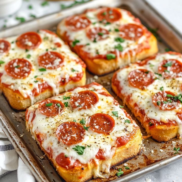 Homemade-Pizza-Toasts.