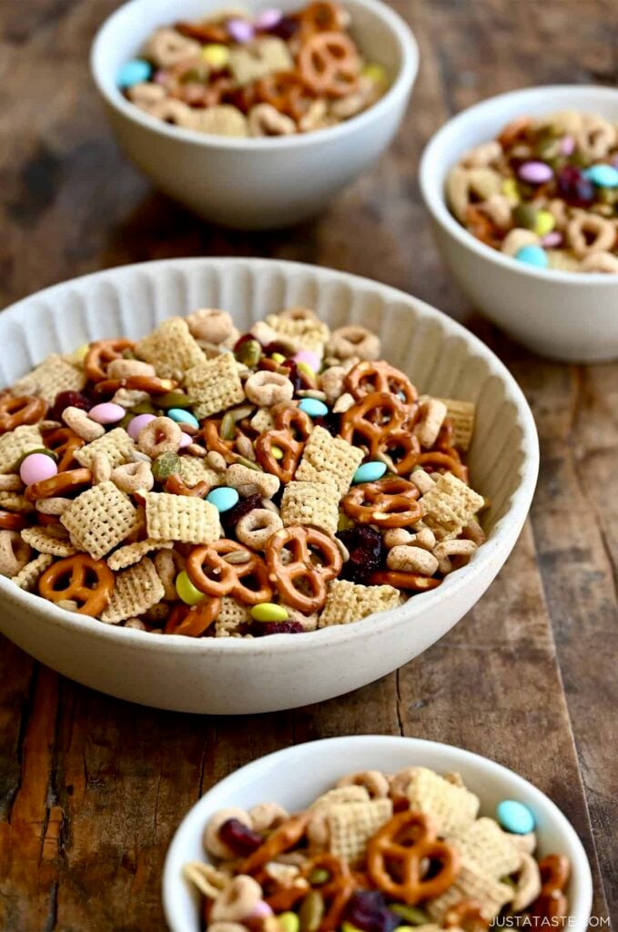 Homemade-Trail-Mix-Cups.