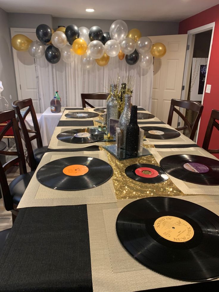 Plan-a-1970s-Themed-Birthday-Party