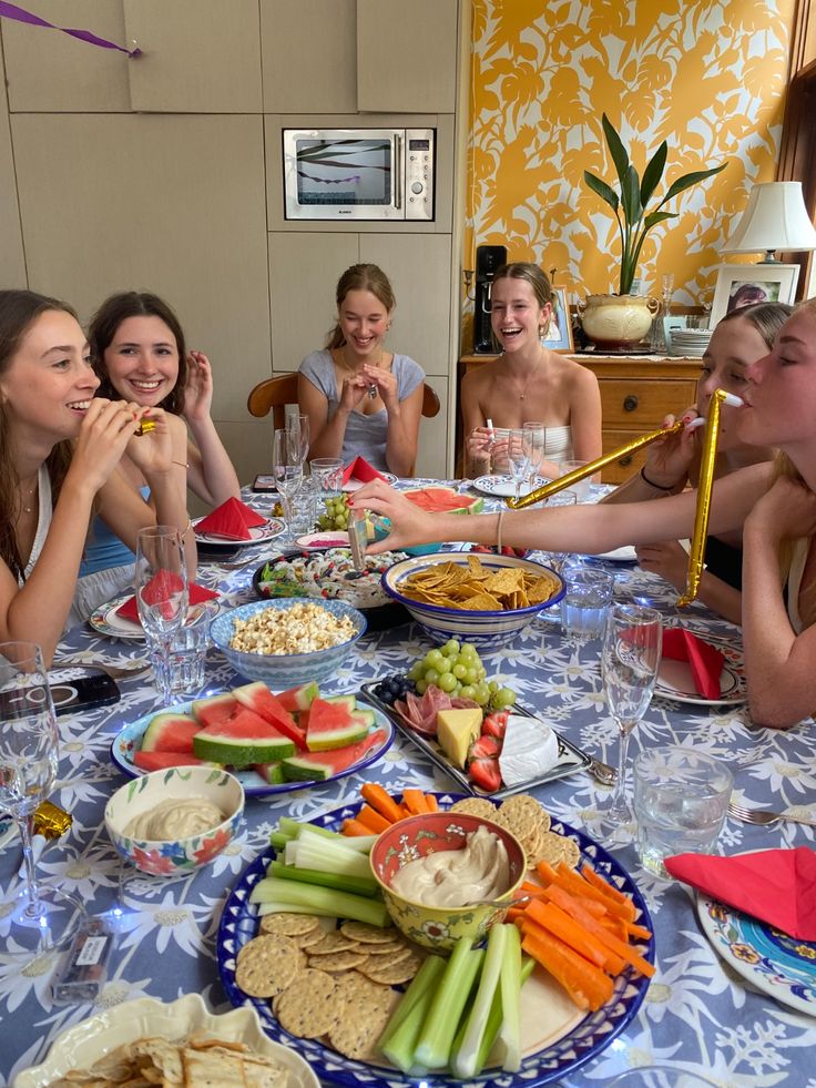 Teens-tasting-international-food