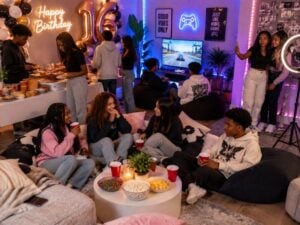 29 Amazing Indoor Birthday Party Ideas for Teens