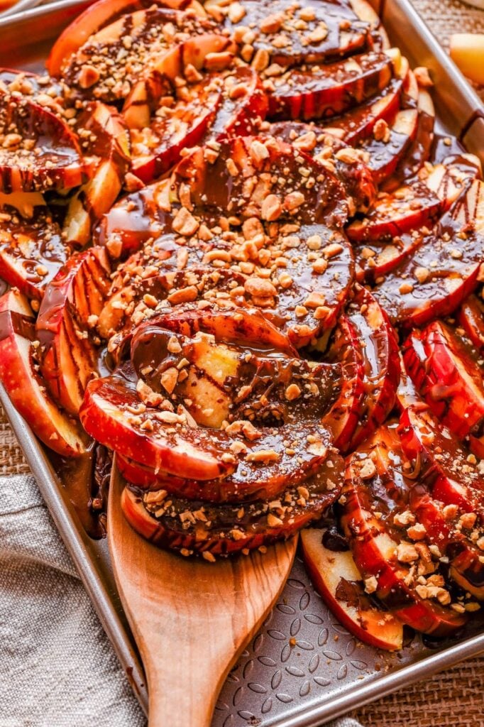Apple-Nachos-With-Chocolate-Drizzle