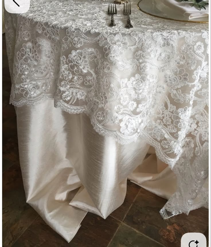 Beaded-or-Lace-Table-Overlay