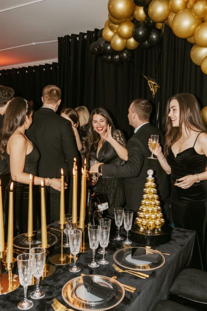 Black-and-Gold-Cocktail-DIY-Adult-Birthday-Party-Ideas