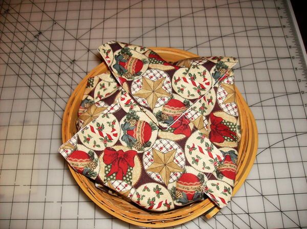 Bread-Basket-Liners-Sewing-Projects-That-Sell-Well-on-Etsy.