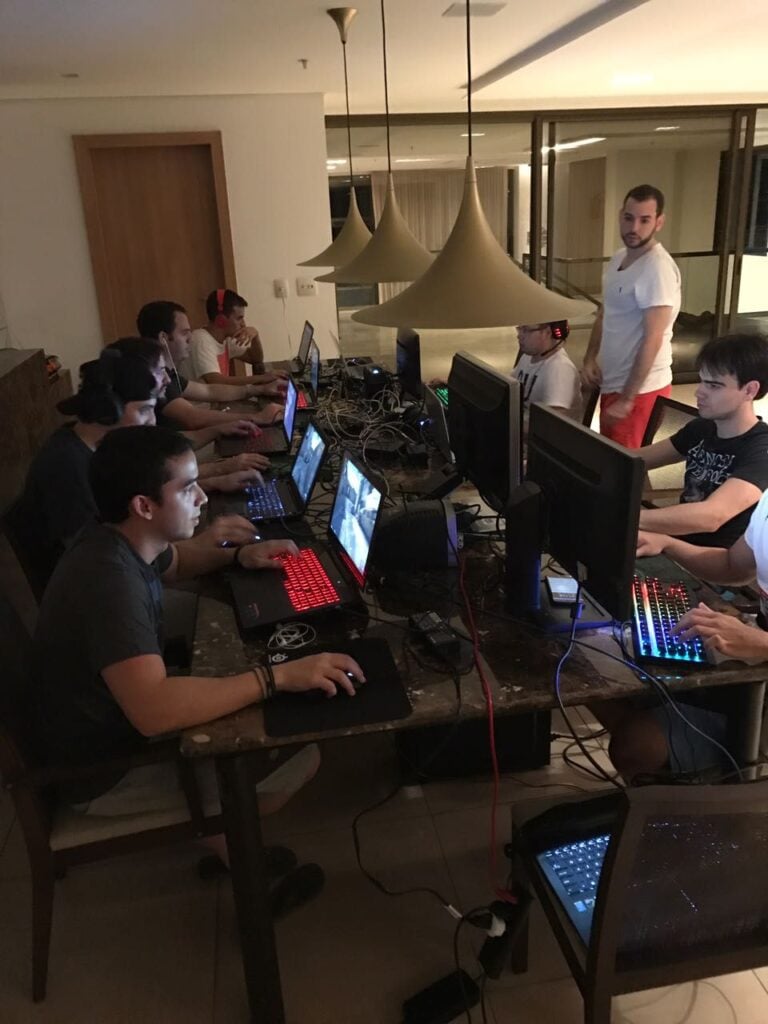 Build-a-DIY-LAN-Gaming-Tournament