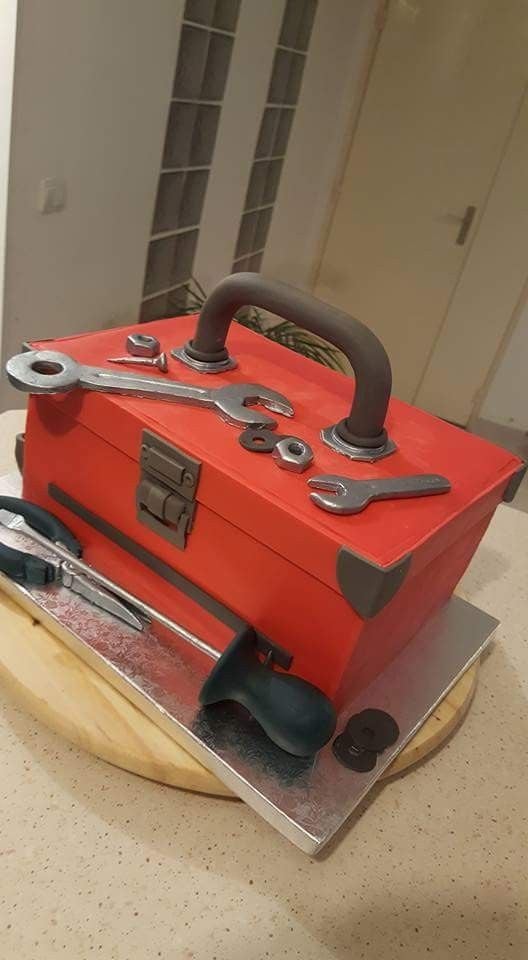 Build-a-Toolbox-Cake-He-Can-Actually-Eat