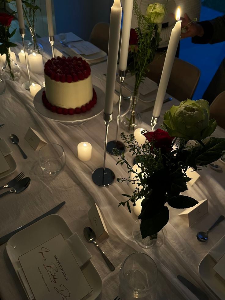 Candlelight-Dinner-At-Home.