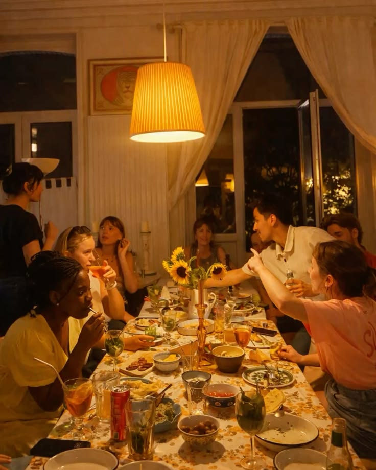 Casual-Friends-Dinner-Party