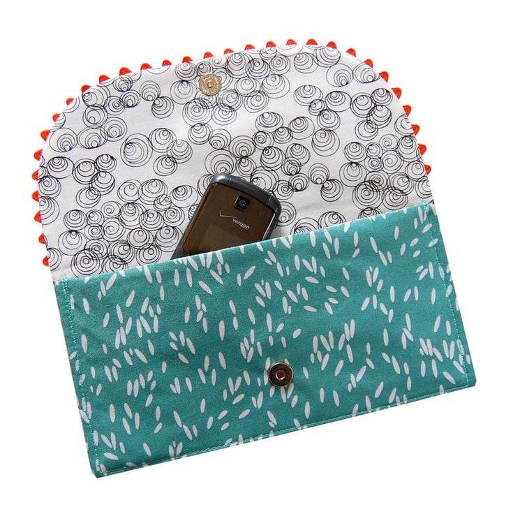 Clutch-Purses-Sewing-Projects-That-Sell-Well-on-Etsy.