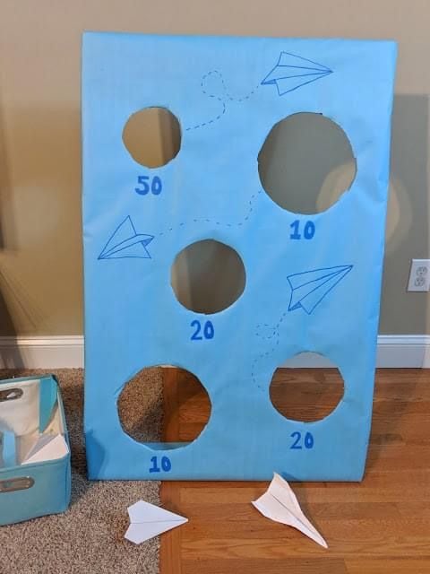  Compete-in-a-Paper-Airplane-Design-Test
