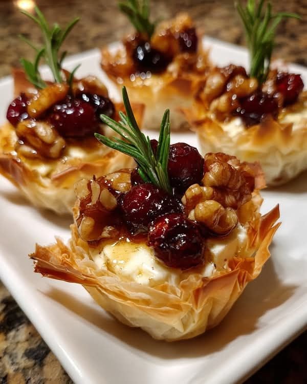 Cranberry-Brie-Phyllo-Cups.