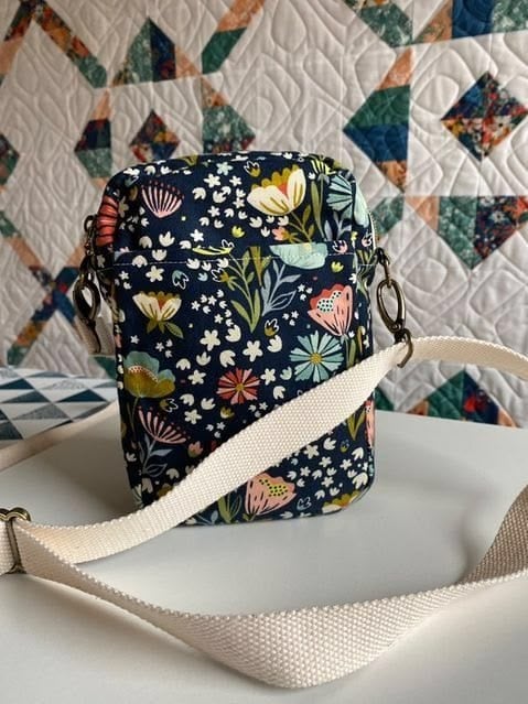 Crossbody-Bags-Profitable-Sewing-Projects-to-Make-and-Sell.