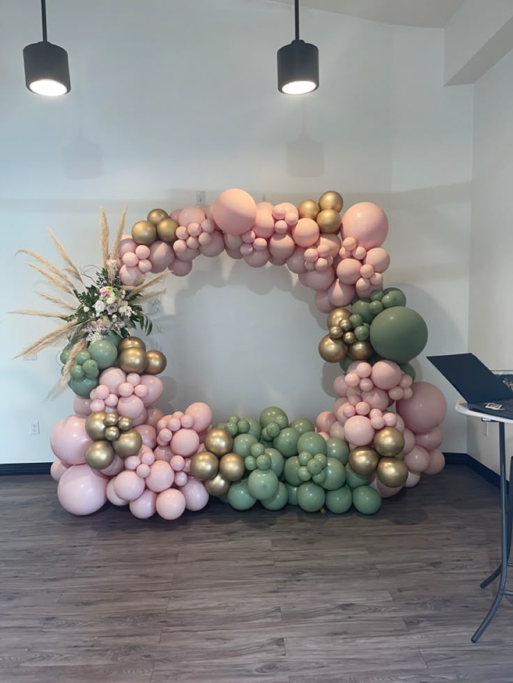 DIY-Balloon-Garland