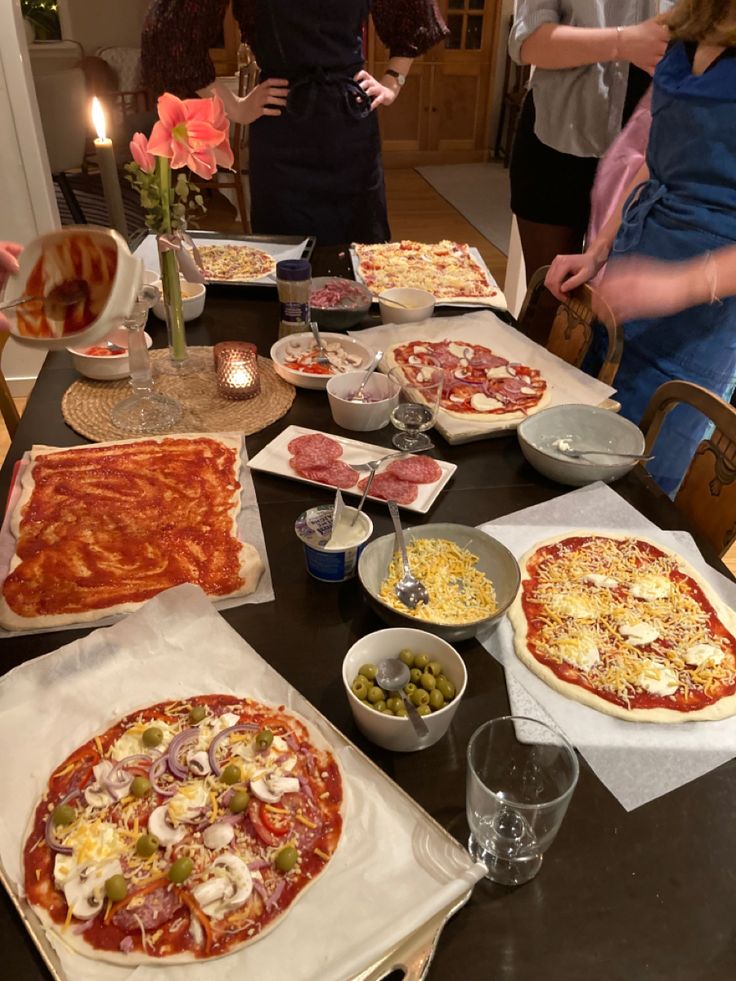 DIY-Pizza-Night-Adult-Birthday-Party-Activities