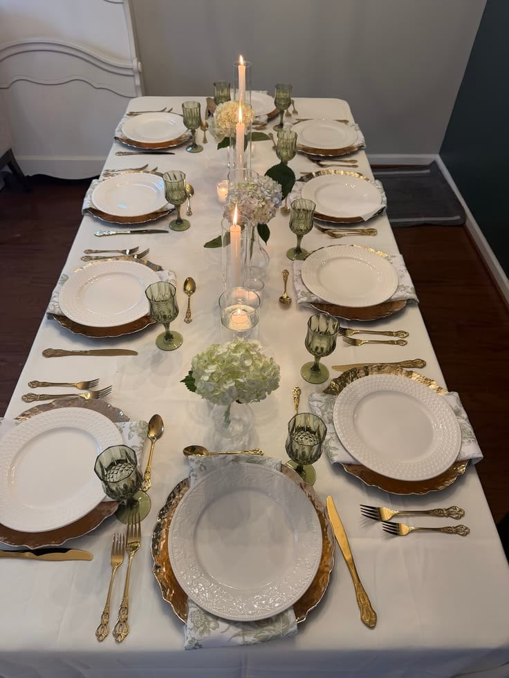 DIY-Tablescape-With-Gold-Accents