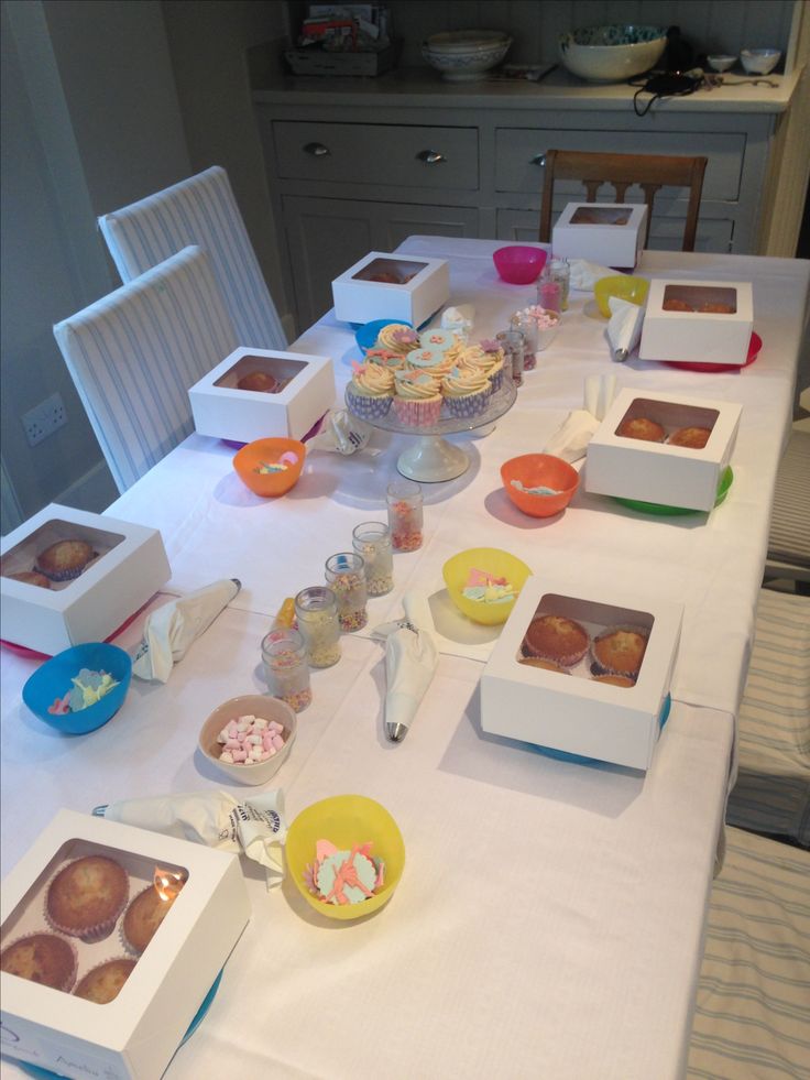 Decorate-Desserts-and-Pick-a-Winner