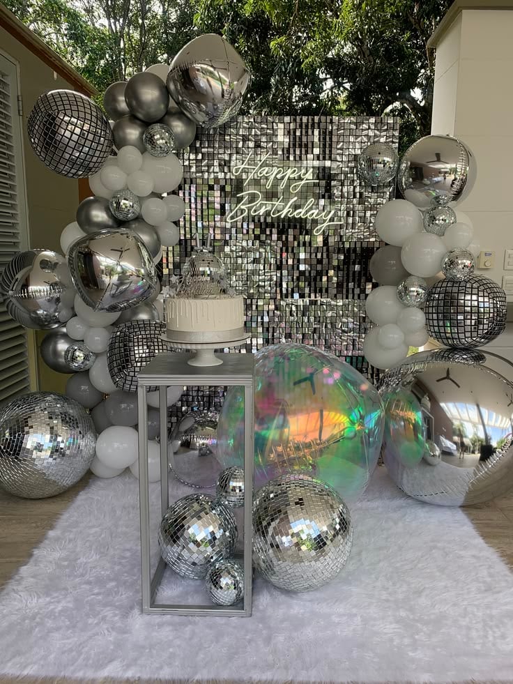 Disco-Ball-and-Mirror-Ball-Accents-Adult-Birthday-Party-Decoration-Ideas