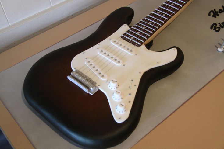 Electric-Guitar-Cake