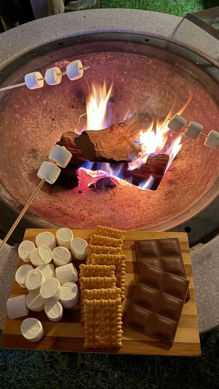 Fire-Pit-and-Smores-Night