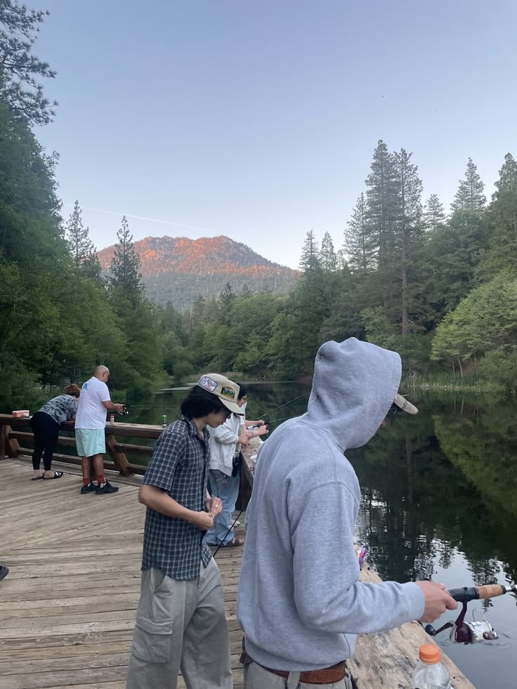 Fishing-Trip-Birthday-Ideas-for-a-Guys-Night.