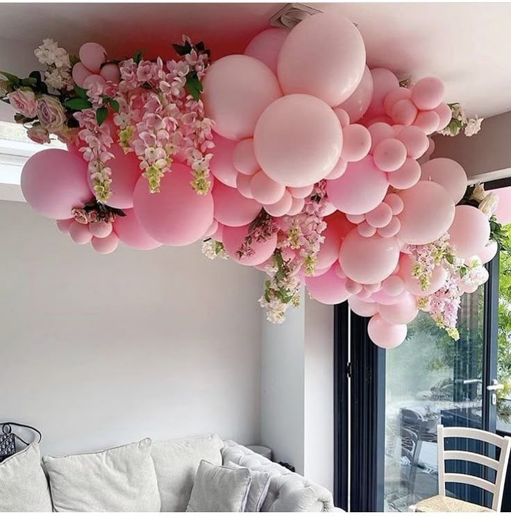 Floral-Balloon-Cloud-Installation.