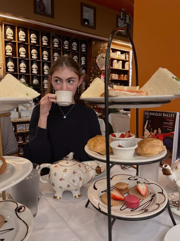 Luxury-Afternoon-Tea.