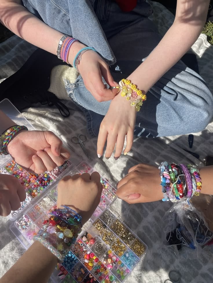 Make-Friendship-Bracelets