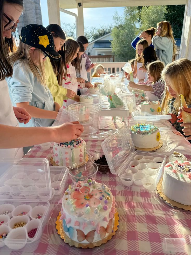 Make-a-Birthday-Cake-Decoration-Station