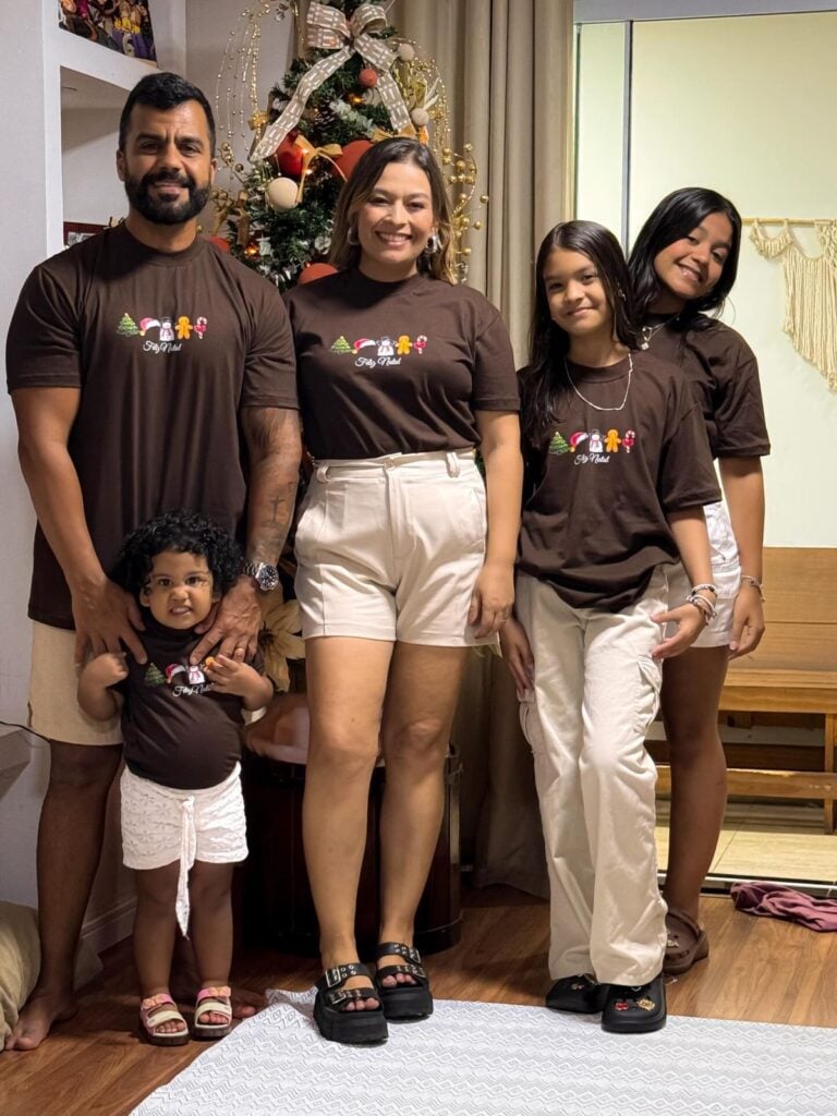 Matching-Family-Reunion-T-Shirt-Set.