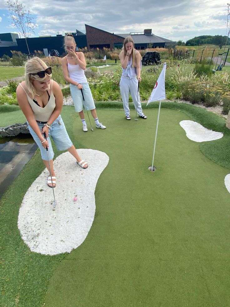 Mini-Golf-Small-Birthday-Party-Ideas-For-Adults