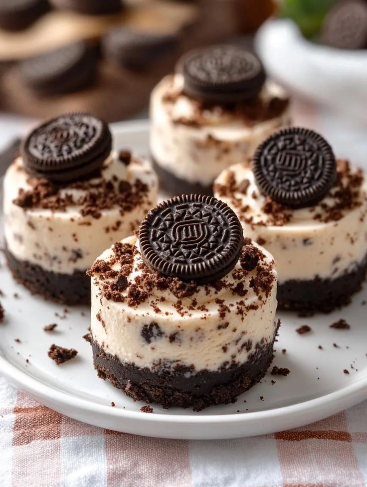  Mini-Oreo-Cheesecakes-Easy-Birthday-Desserts-for-Adults