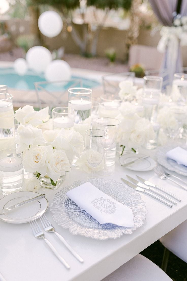 Monochrome-All-White-Table