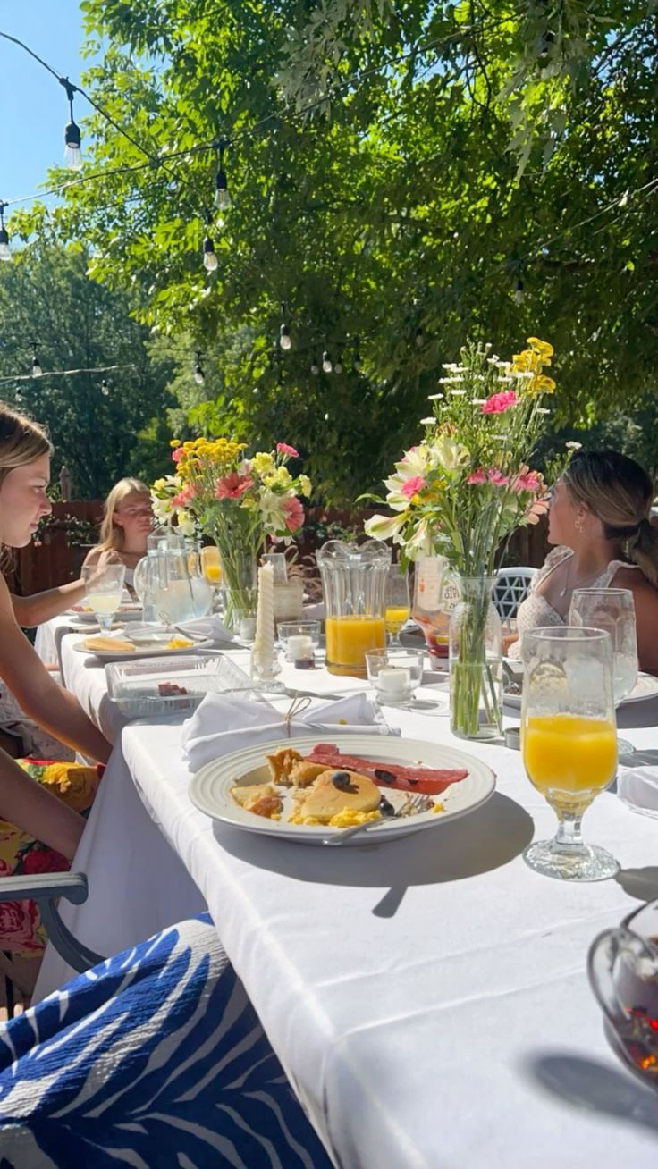 Outdoor-Brunch-and-Mimosas-Outdoor-Birthday-Party-Ideas-For-Adults