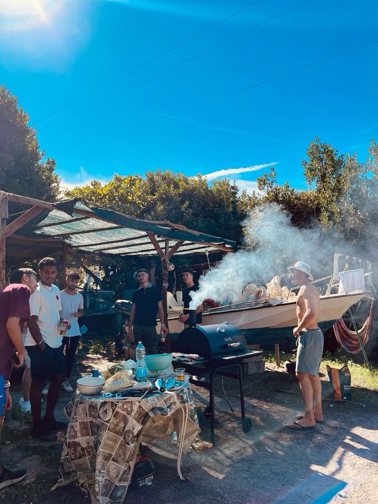 Outdoor-Grilling-Party.